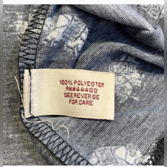 Mudd Spaghetti Strap Sleeveless navy Blue Floral Blouse in Size Large - Picture 2 of 5